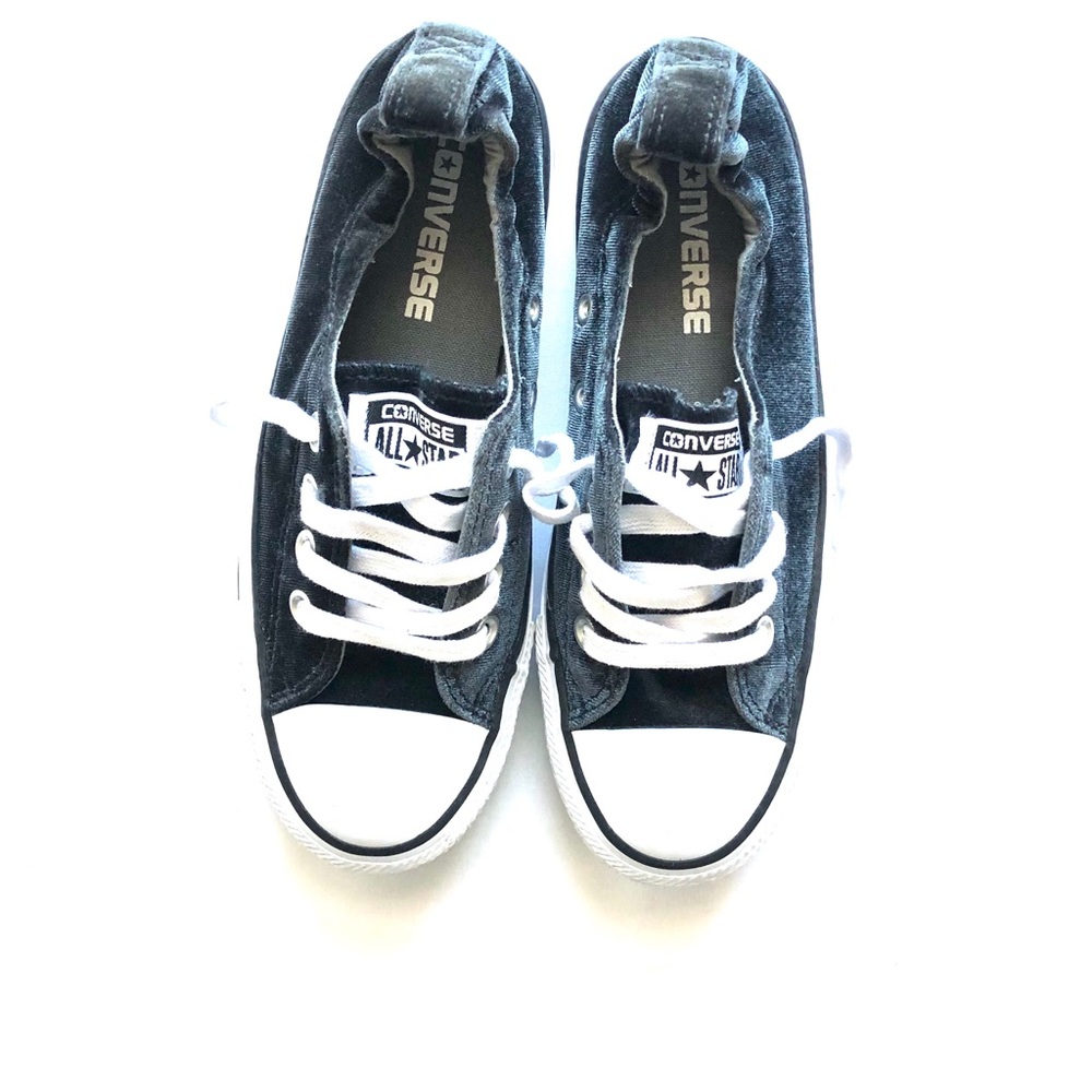 😎Women’s Converse Sneakers! Velvet!!! Size 5